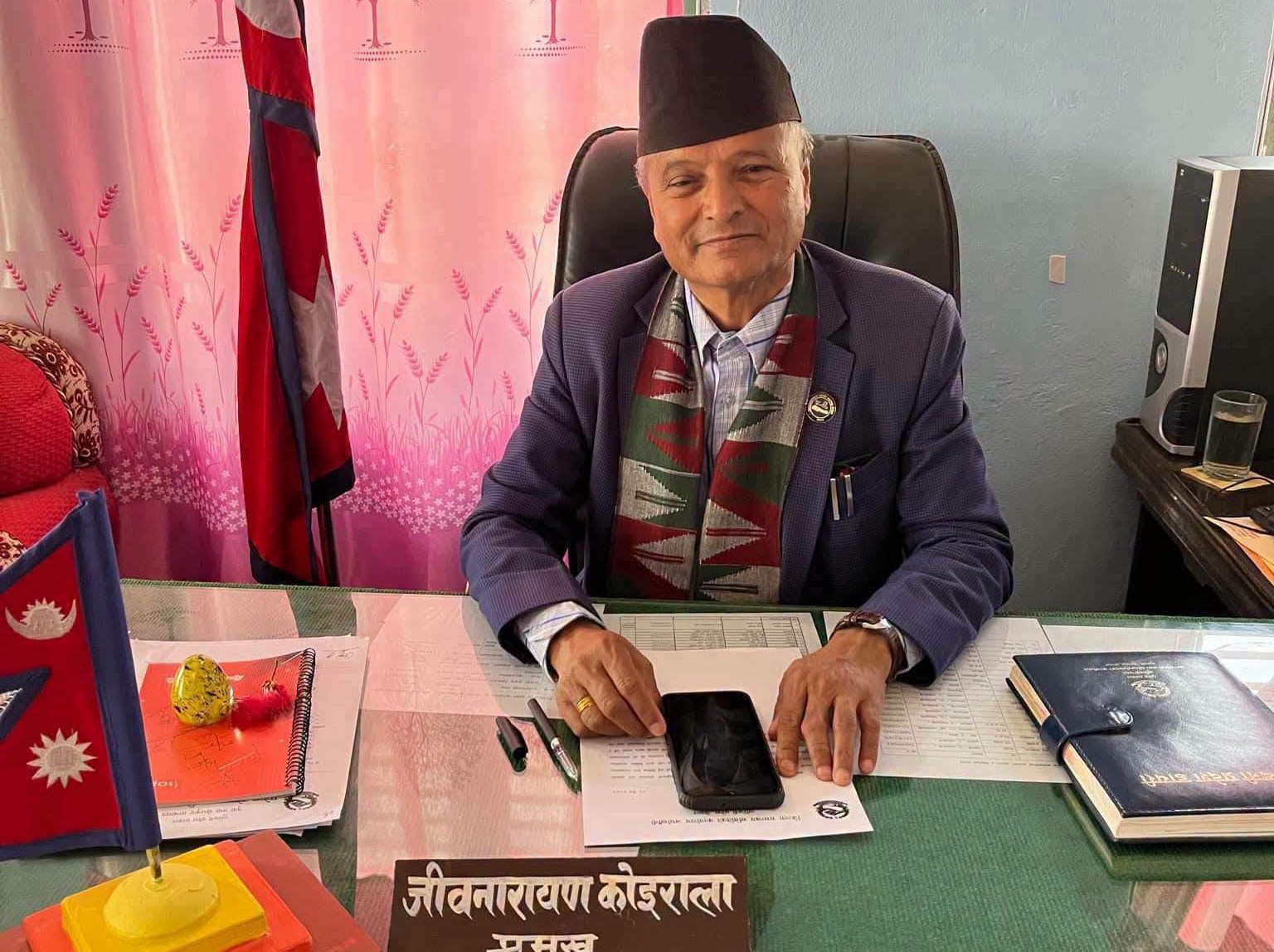खासमा कोइरालाले के भनेका थिए ? चउरमा परीक्षा र घर पठाउने धम्की, शिक्षा दिवसकै मञ्चमा शिक्षकको अपमान [भिडियो सहित]